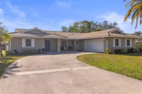 7520 Curtiss Ave, Sarasota, FL 34231