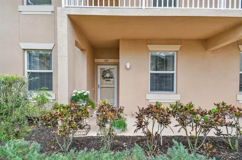 803 Fairwaycove Ln #106, Bradenton, FL 34212