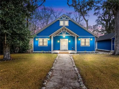 466 SW Memorial Dr, Fort White, FL 32038