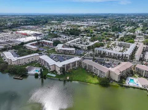 3698 Lake Bayshore Dr #K-410, Bradenton, FL 34205