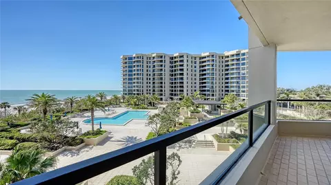1211 Gulf Of Mexico Dr #207, Longboat Key, FL 34228