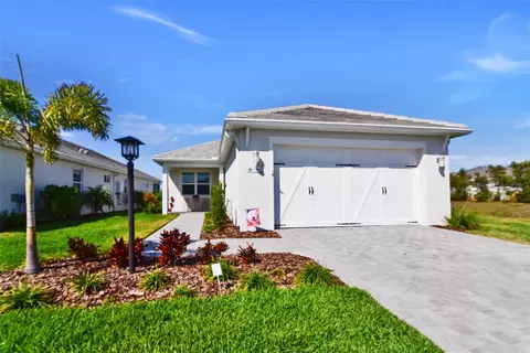 8192 Sternway Rd, Sarasota, FL 34240