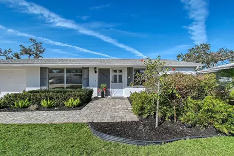 2406 Breakwater Cir, Sarasota, FL 34231