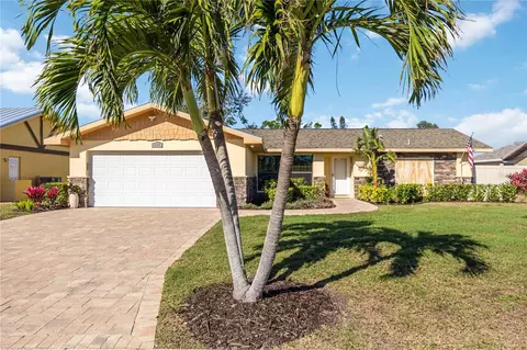 216 68th St NW, Bradenton, FL 34209