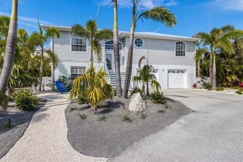 9 Palm Harbor Dr, Holmes Beach, FL 34217