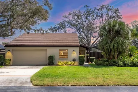 3746 Glen Oaks Manor Dr, Sarasota, FL 34232
