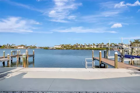 15 Seaside Ct, Holmes Beach, FL 34217