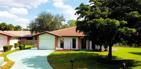 3002 Vivienda Dr #22, Bradenton, FL 34207