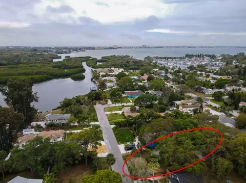 2653 44th St S, Gulfport, FL 33711