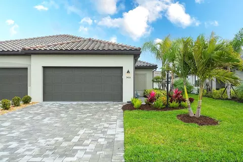 5433 Mystic Water Cv, Lakewood Ranch, FL 34211