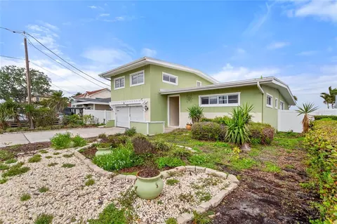 16103 6th St E, Redington Beach, FL 33708