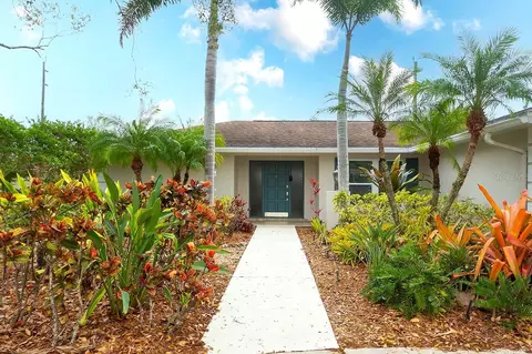 8111 Timber Lake Ln, Sarasota, FL 34243