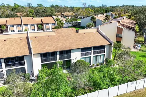 2446 Clubhouse Cir #202, Sarasota, FL 34232