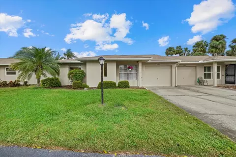 2913 Captiva Gardens Dr #2, Sarasota, FL 34231