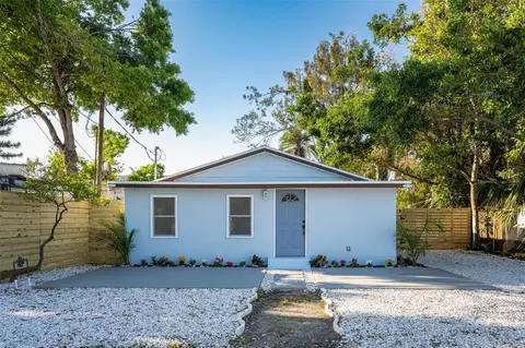 815 30th Dr W, Bradenton, FL 34205