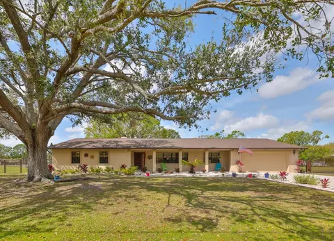 1210 67th Street Ct E, Bradenton, FL 34208