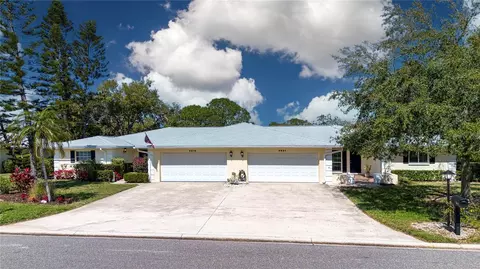 5621 Palm Aire Dr, Sarasota, FL 34243