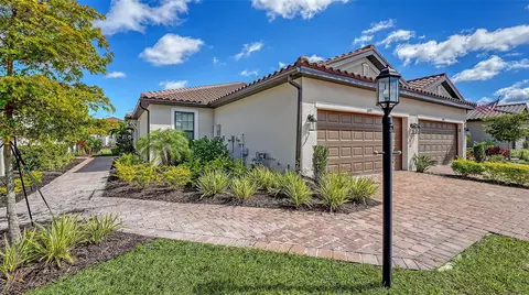 6070 Mesa Gln, Bradenton, FL 34203