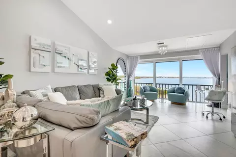 1602 Stickney Point Rd #404, Sarasota, FL 34231