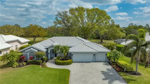 7417 Links Ct, Sarasota, FL 34243