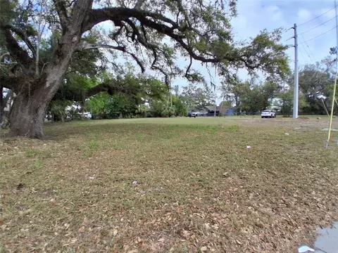 715 15th St E, Bradenton, FL 34208 photo 2
