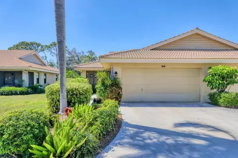 7223 Wood Creek Dr #22, Sarasota, FL 34231