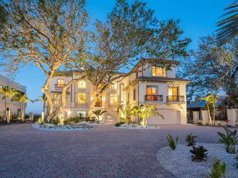 1216 N Casey Key Rd, Osprey, FL 34229