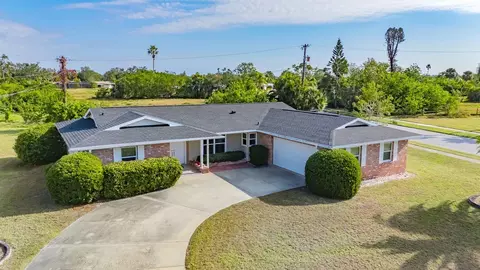 2476 Breakwater Cir, Sarasota, FL 34231