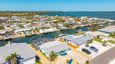 3808 Royal Palm Dr, Bradenton, FL 34210