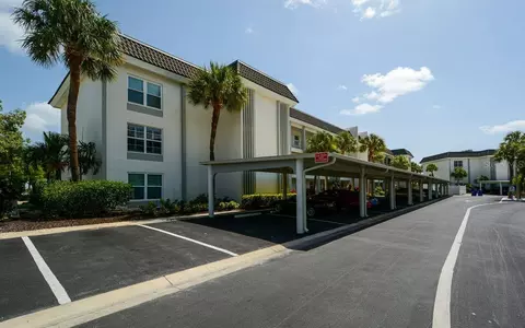 4440 Exeter Dr #103, Longboat Key, FL 34228