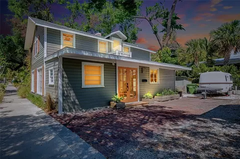 1739 Oak St, Sarasota, FL 34236