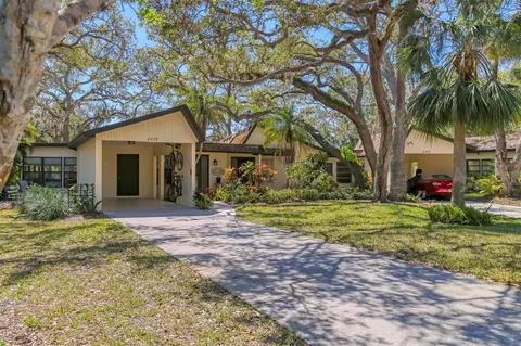 2239 Circlewood Dr #17, Sarasota, FL 34231