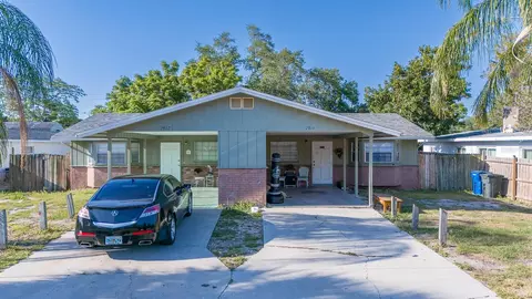 2814 52nd Avenue Dr W, Bradenton, FL 34207