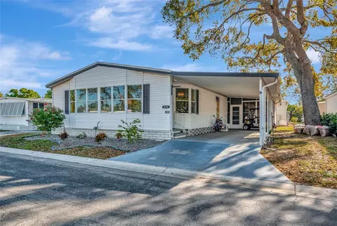 135 Oakwood Ln, Sarasota, FL 34237