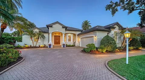 7340 Barclay Ct, University Park, FL 34201