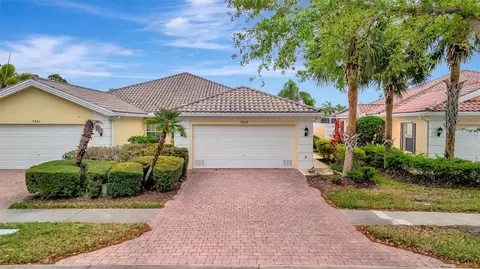 7655 Pesaro Dr, Sarasota, FL 34238