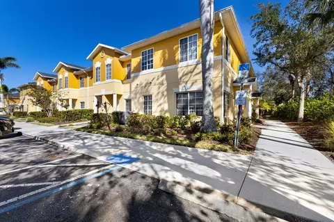 13092 Tigers Eye Dr, Venice, FL 34292