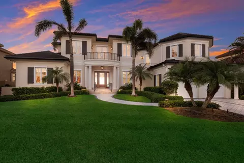 348 W Royal Flamingo Dr, Sarasota, FL 34236