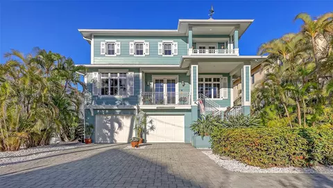 4941 Commonwealth Dr, Sarasota, FL 34242