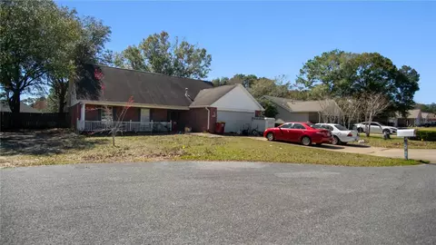 423 Whirlaway Ct, Crestview, FL 32539 photo 1