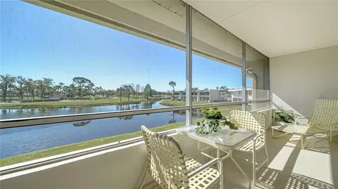 7231 W Country Club Dr N #231, Sarasota, FL 34243