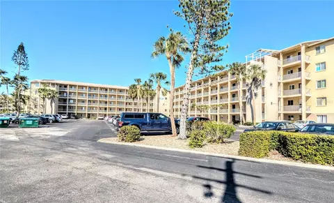 3711 Lake Bayshore Dr #H-116, Bradenton, FL 34205