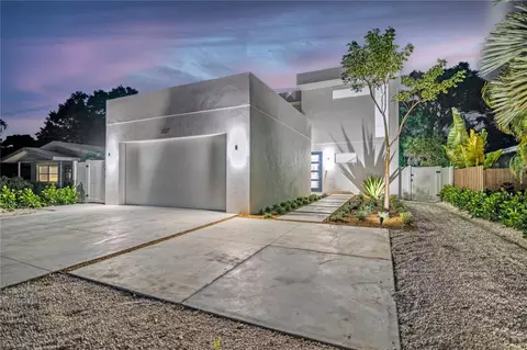2327 Hillview St, Sarasota, FL 34239