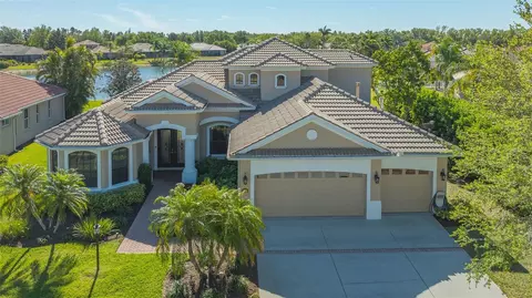 6915 Honeysuckle Trl, Lakewood Ranch, FL 34202
