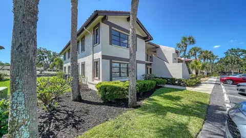 5630 Golf Pointe Dr #205, Sarasota, FL 34243