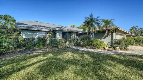 4737 Meadowview Cir, Sarasota, FL 34233