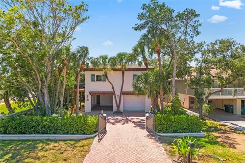 4002 6th Ave, Holmes Beach, FL 34217