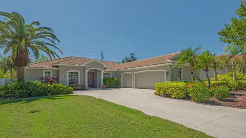 5518 Eastwind Dr, Sarasota, FL 34233