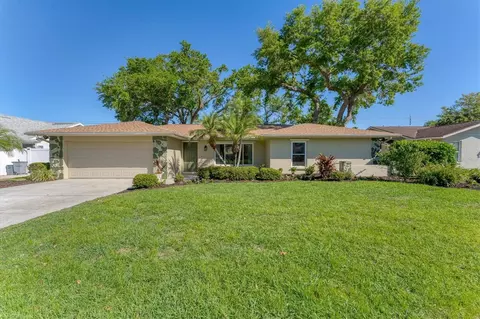 3979 Helene St, Sarasota, FL 34233