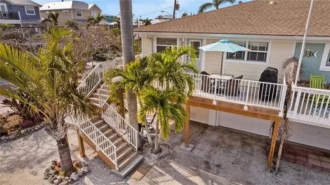 6925 Holmes Blvd, Holmes Beach, FL 34217